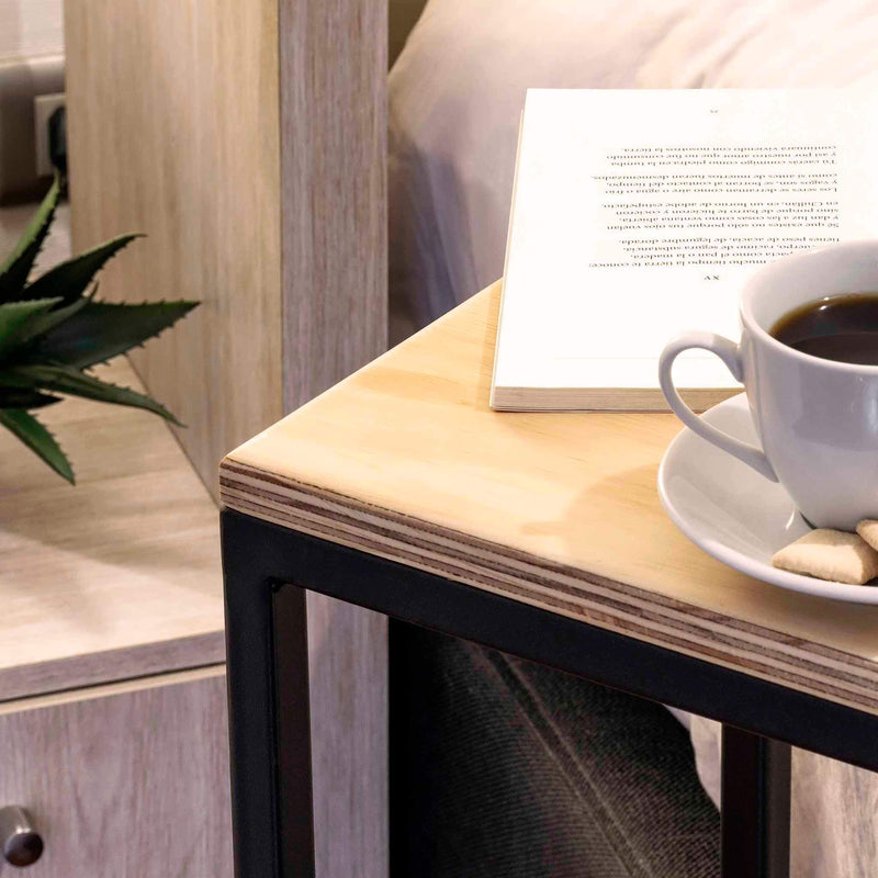 Mueble mesa auxiliar con diseño industrial para dormitorio