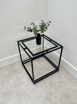 MESA LATERAL ESPACIADO GLASS BLACK — Kallfu.cl