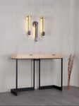Arrimo Duo 120 Kallfü tono MIMA con estructura de metal negro, 120 cm — vista tres cuartos en recibidor