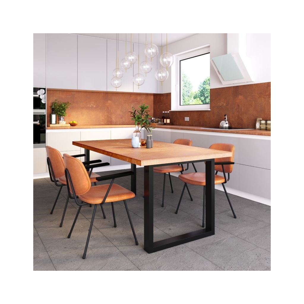 Base U Eta Kallfü metal negro para mesa, 72 cm — en un comedor